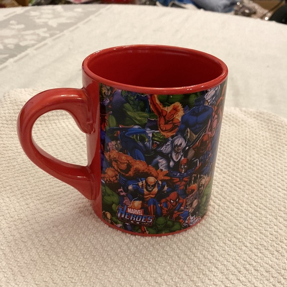 Marvel Heroes 2011 Large Oversized Mug/Cup Red with all the Heroes on it - Picture 7 of 14